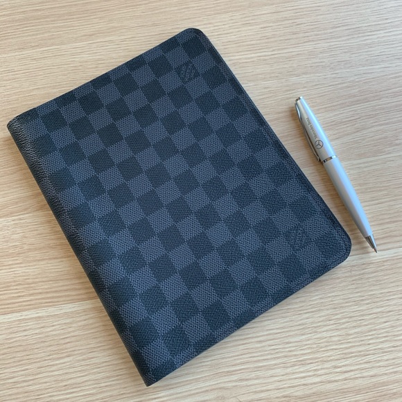 Louis Vuitton Other - 💯% Auth Louis Vuitton Agenda Cover